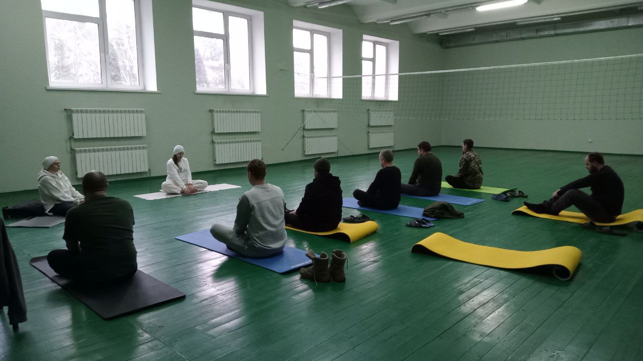 Kundalini yoga – therapy for military in Ukraine